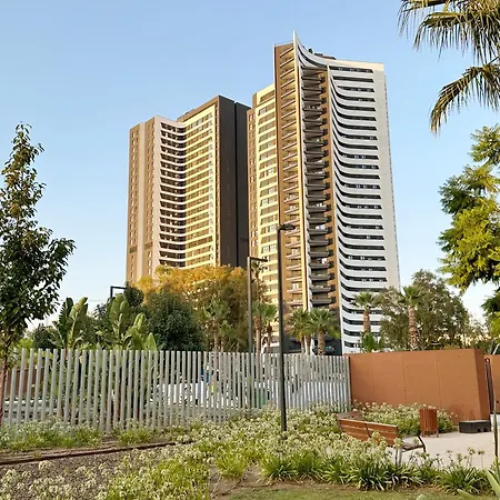 Urban Sky , Torre I, 21d アパート *